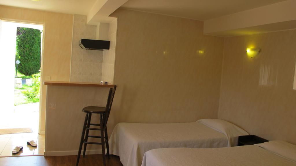 Hôtel Acostel Meaux Kamer foto